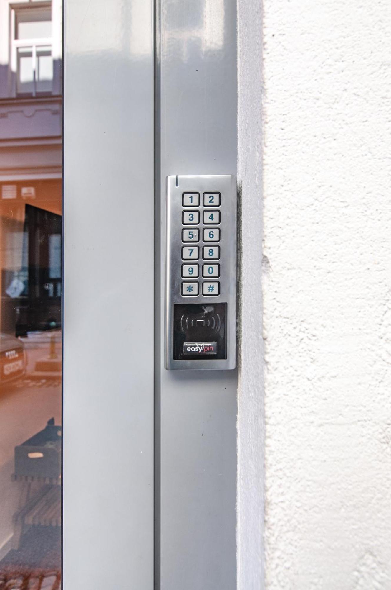 Six In The City Apartment, ليوبليانا المظهر الخارجي الصورة
