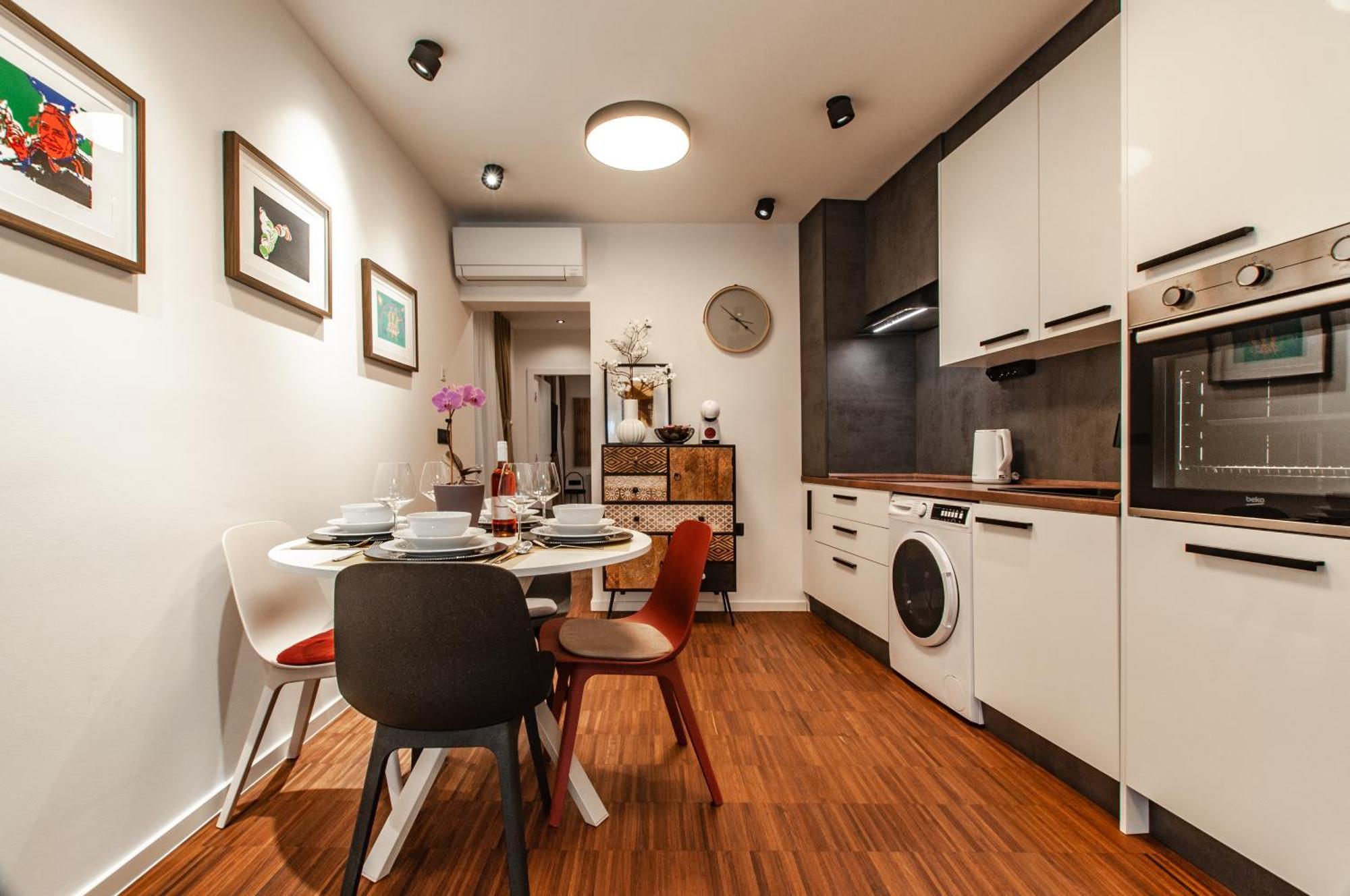 Six In The City Apartment, ليوبليانا المظهر الخارجي الصورة