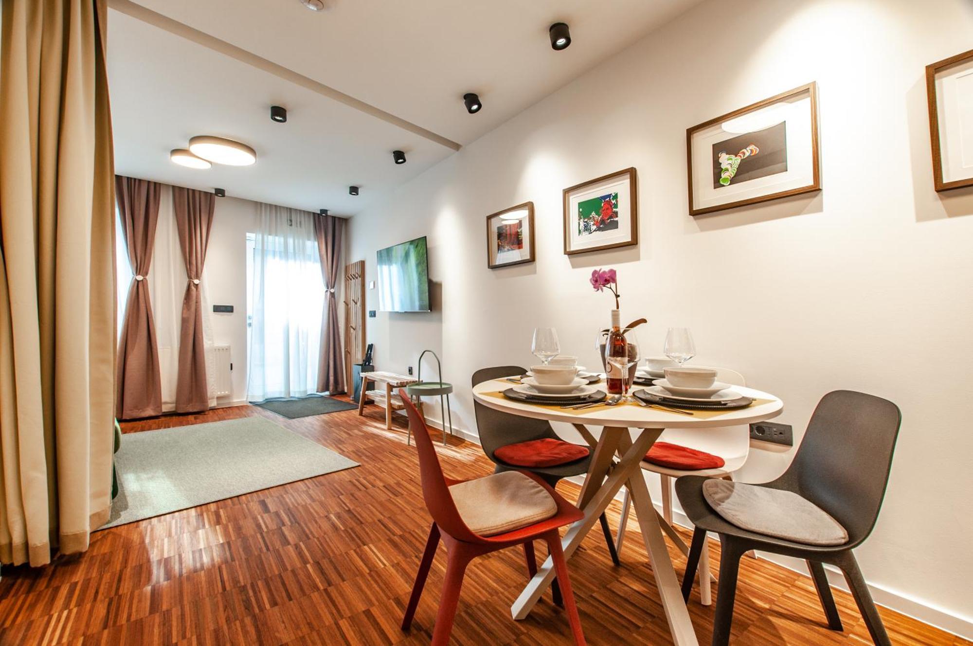 Six In The City Apartment, ليوبليانا المظهر الخارجي الصورة